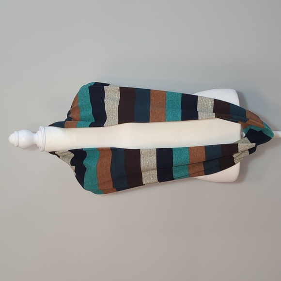 Colorblock Infinity Scarf - Picture 6 of 11